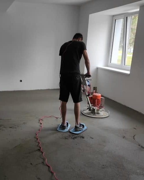 Betonové práce – strojní hlazení cementového potěru